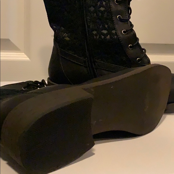 JustFab Women’s lace-up combat boots US 7.5 - Picture 4 of 5
